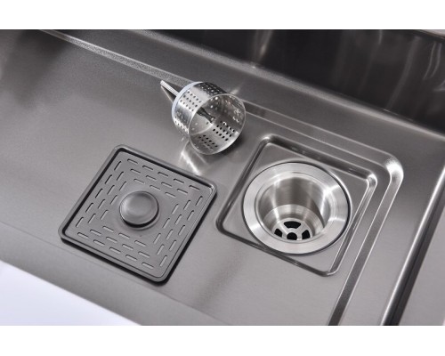 Кухонная мойка Art Decco Elegant Flow AEF116846, 68 см, со смесителем и дозатором, нержавеющая сталь, PVD графит Кухонная мойка Art Decco Elegant Flow AEF116846, 68 см, со смесителем и дозатором, нержавеющая сталь, PVD графит