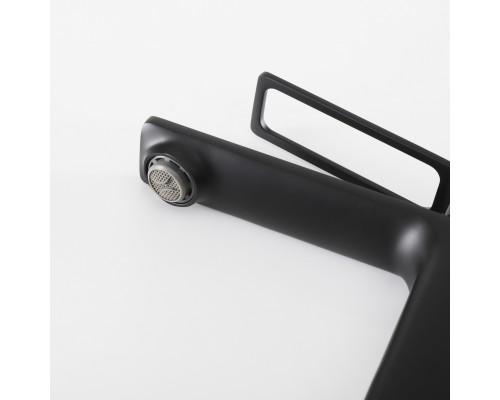 Смеситель для раковины Gid Niagara L057-BM-K L057BMK черный матовый Смеситель для раковины Gid Niagara L057-BM-K L057BMK черный матовый