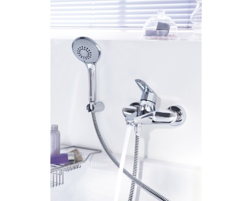 Смеситель Grohe Eurodisc Cosmopolitan 33395002 для ванны/душа, с гарнитуром в комплекте Смеситель Grohe Eurodisc Cosmopolitan 33395002 для ванны/душа, с гарнитуром в комплекте