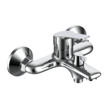 Смеситель VODA "Wave" для ванны, короткий излив, c аксессуарами (WA54)