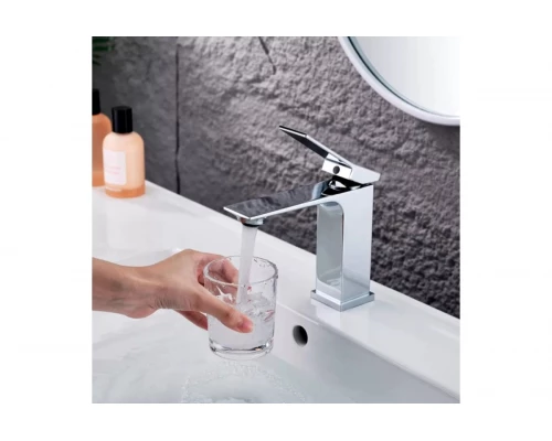 Смеситель для умывальника из латуни Ganzer GZ05111 хром