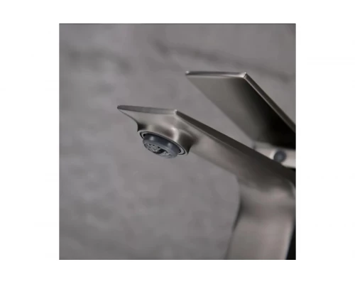 Смеситель для умывальника из латуни Ganzer GZ05111-Q графит