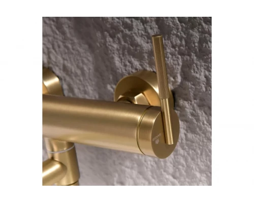 Смеситель для ванны и душа с лейкой и шлангом Ganzer GZ19132-S матовое золото