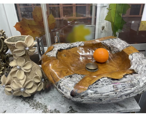 Раковина из дерева и полимеров