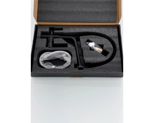 Смеситель "WaterHouse" для кухни с гибким съемным изливом и подключением к фильтру из латуни (черный)