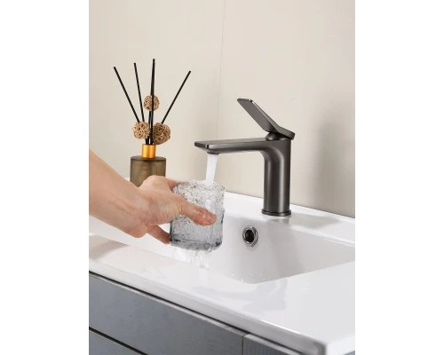 Смеситель для раковины в ванную низкий из латуни WaterHouse (графит)