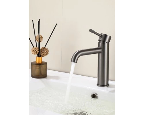 Смеситель для раковины в ванную низкий из латуни WaterHouse (графит)