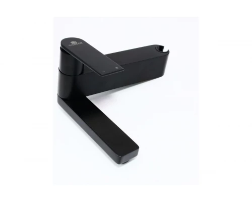 07031-C Смеситель однорычажный для ванны (ЧЕРНЫЙ) "GANZER" (5/1шт)