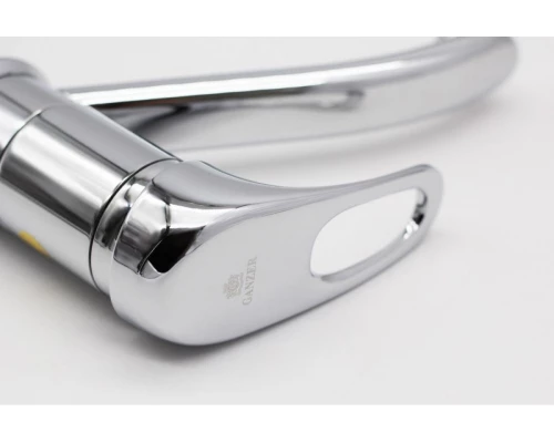 Смеситель для кухни из латуни с поворотным изливом GZ08022 от бренда Ganzer