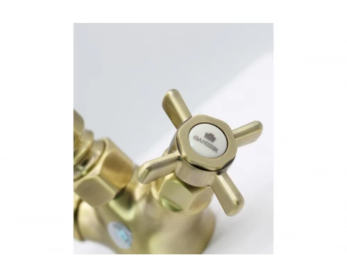 Cмеситель для кухни из латуни с поворотным изливом в стиле ретро Ganzer GZ15022-D