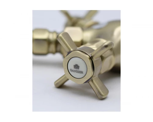 Cмеситель для кухни из латуни с поворотным изливом в стиле ретро Ganzer GZ15022-D