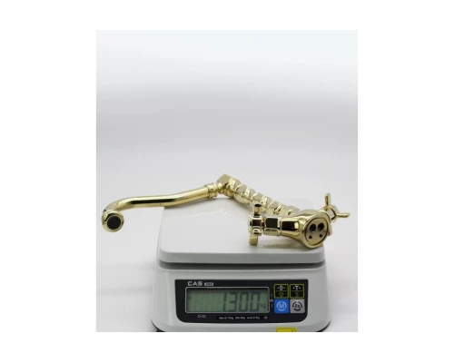 Cмеситель для кухни из латуни с поворотным изливом в стиле ретро Ganzer GZ15022-E цветом золото