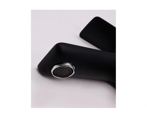 Смеситель для раковины и умывальника из латуни GANZER  GZ21011-C черный