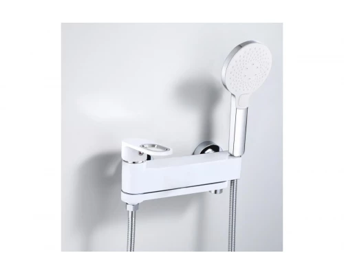 Смеситель для ванны и душа из латуни с лейкой и шлангом Hansen HL32016-F белый/хром