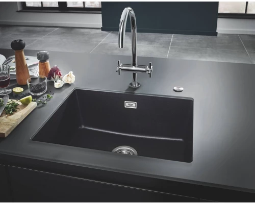 Мойка кухонная из искусственного гранита Grohe K700U 31655AP0, 61 x 46 см, с корзинчатым вентилем и сливным гарнитуром, черный гранит