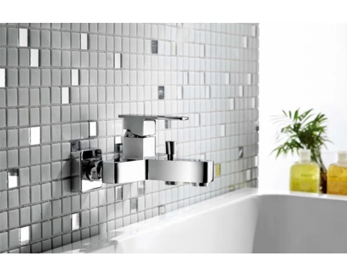 Смеситель Bravat Riffle F672106C-01 для ванны, короткий излив