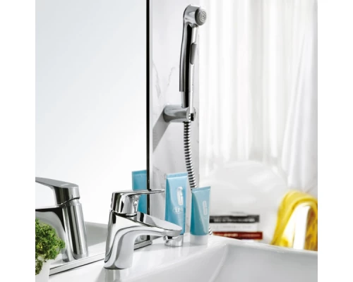 Смеситель Bravat Drop F14898C-2 для раковины с гигиеническим душем