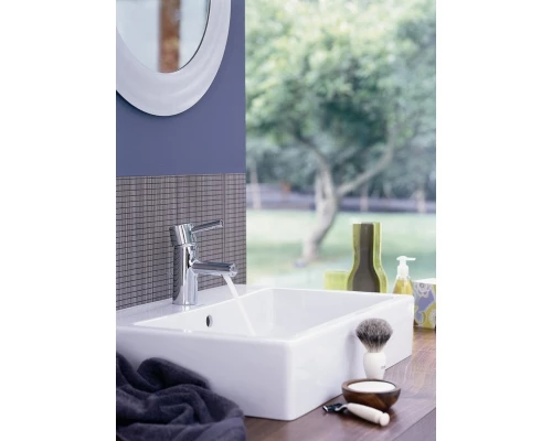 Смеситель Grohe Essence 32898001 для раковины