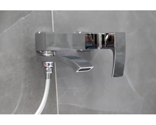 10.006 Смеситель для ванны