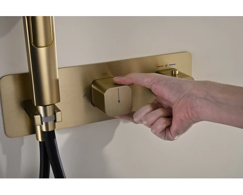 Встраиваемая душевая система с термостатом и поворотным изливом прямоугольная матовое золото Besserkraft B.605.01MG