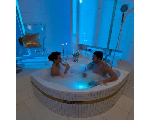 Акриловая ванна NewDay PU PLUS 140x140 Ravak C671000000