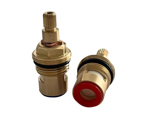 Кран-букса с керамическими прокладками, поворот 180 гр., горячая, блистер. LEMARK