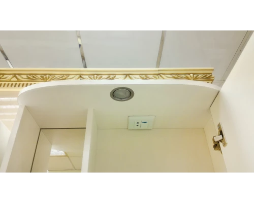 Зеркальный шкаф Misty Венера- 80 Зеркало-шкаф прав. со светом белое П-Внр04080-01СвП